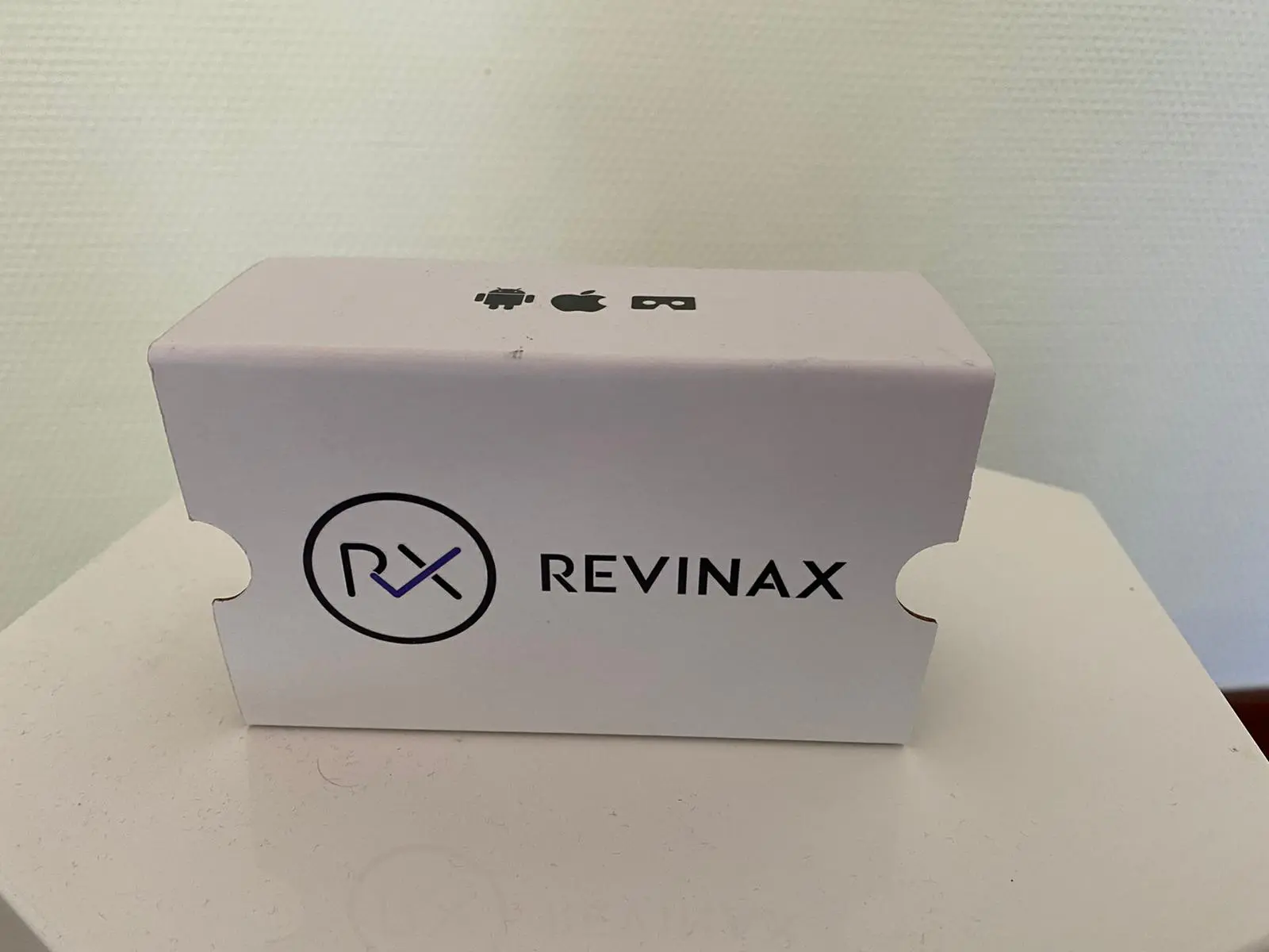 Le Carboard Revinax une fois terminé. Il permet d'utiliser votre smartphone comme un casque VR