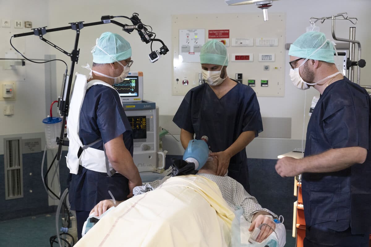 Soignants : pourquoi et en quoi faut-il les former en urgence