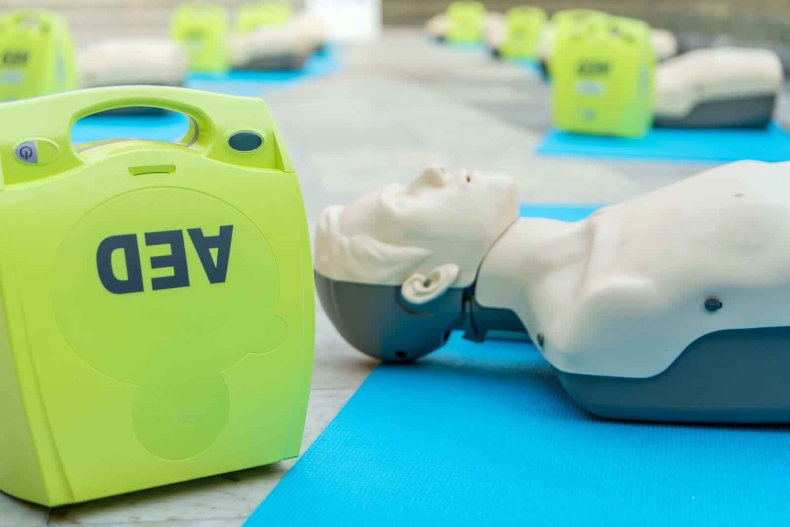 defibrillateur arrêt cardio-respiratoire