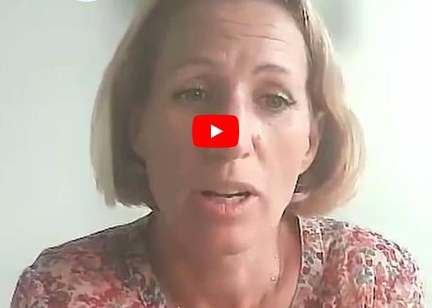 Julie Bernard, Directrice Monde Développement de Contenu et de l’Enseignement Médical pour la division orthopédique chez Smith & Nephew (FR) – S01 Ep 4/4
