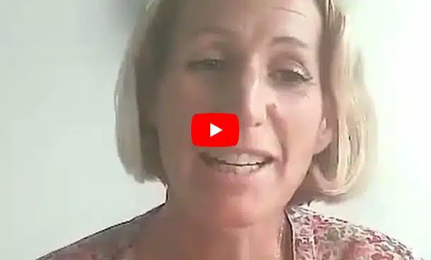 Julie Bernard, Global Medical Education and Content Development Director for Orthopedics Division at Smith & Nephew chez Smith & Nephew (FR) – S1 Ep 2/4