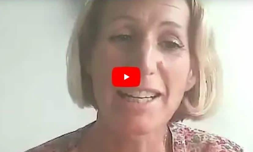 Julie Bernard, directrice de l’éducation médicale mondiale et du développement de contenu pour la division orthopédique chez Smith & Nephew (FR) – S01 Ep 3/4