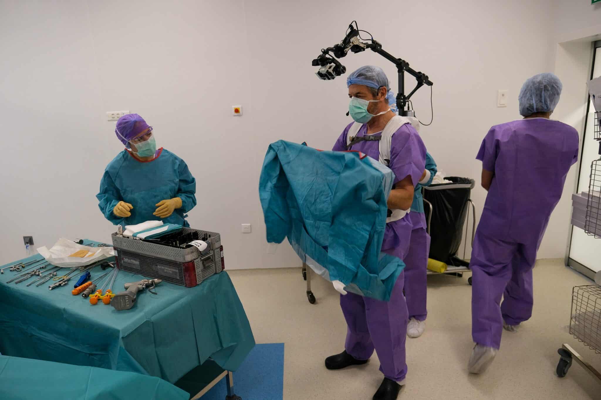 ARTICLE « Le Monde (science & médecine) » – Des tutos en réalité virtuelle pour les internes en chirurgie