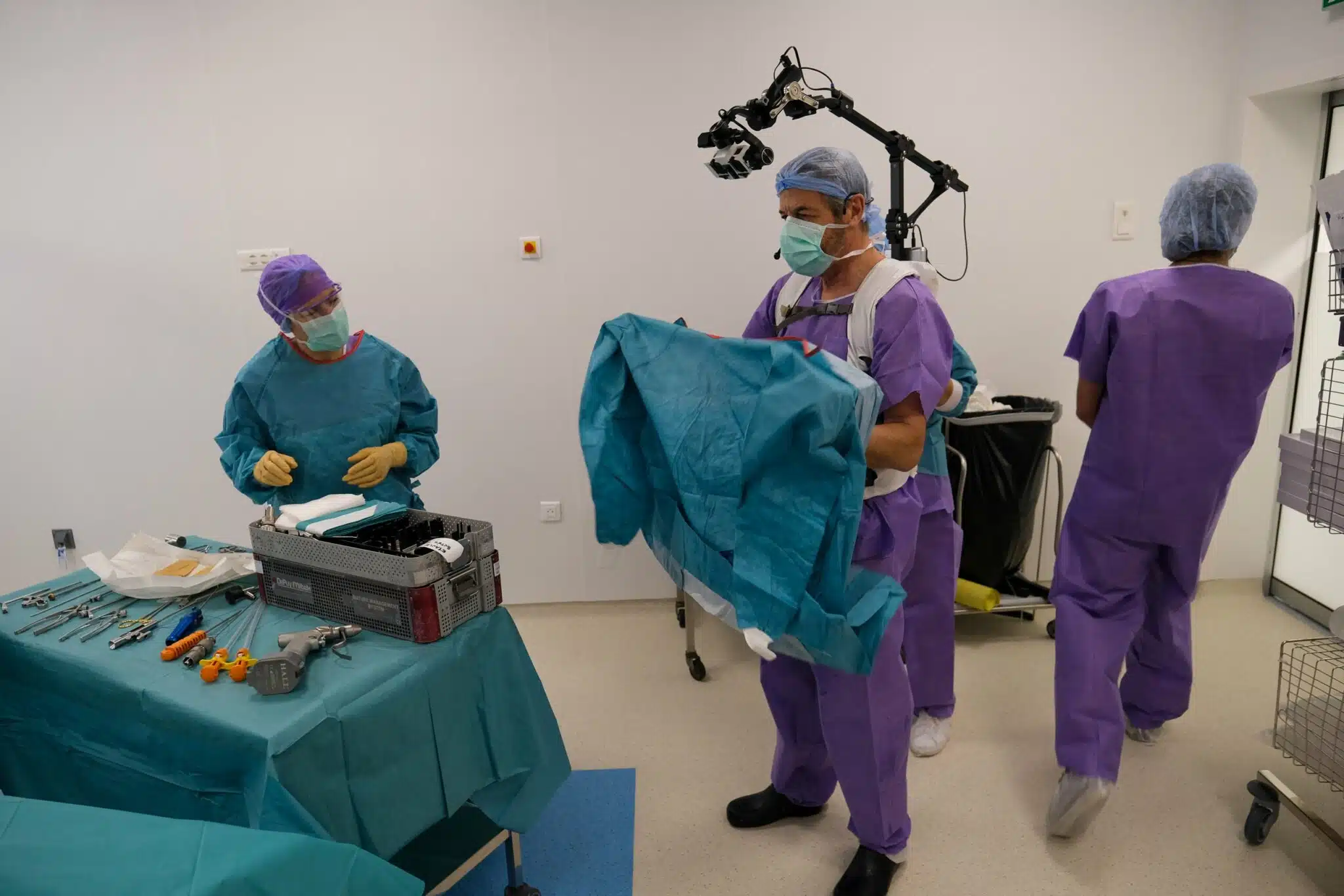 ARTICLE « Le Monde (science & médecine) » – Des tutos en réalité virtuelle pour les internes en chirurgie