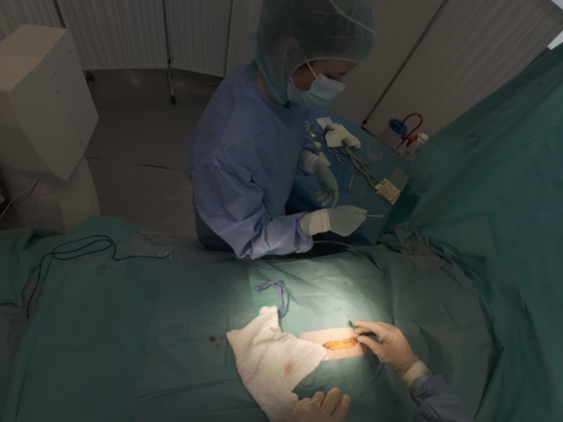 382 sutures sous-cutanée